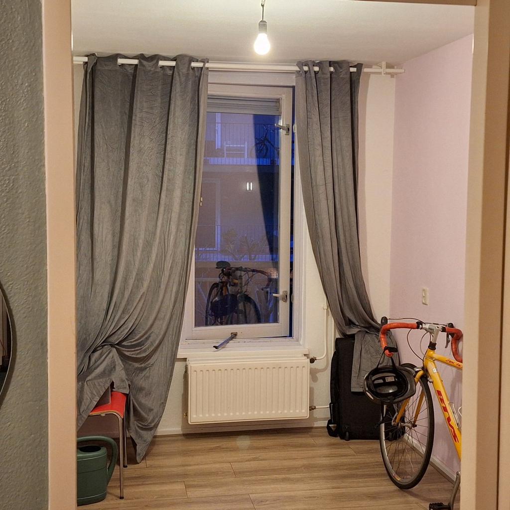 Image accompanying room listing