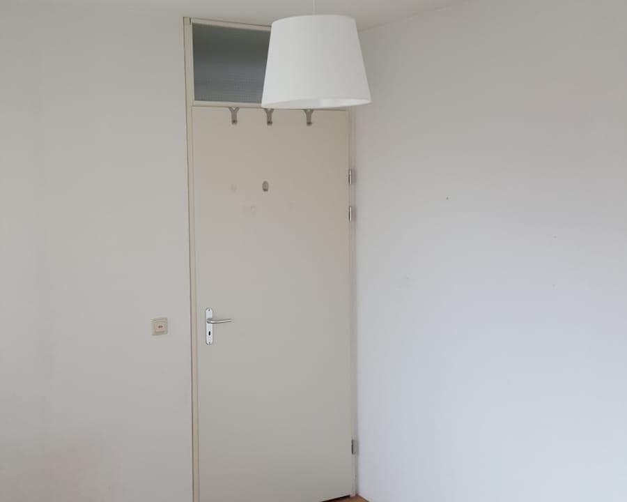 Image accompanying room listing