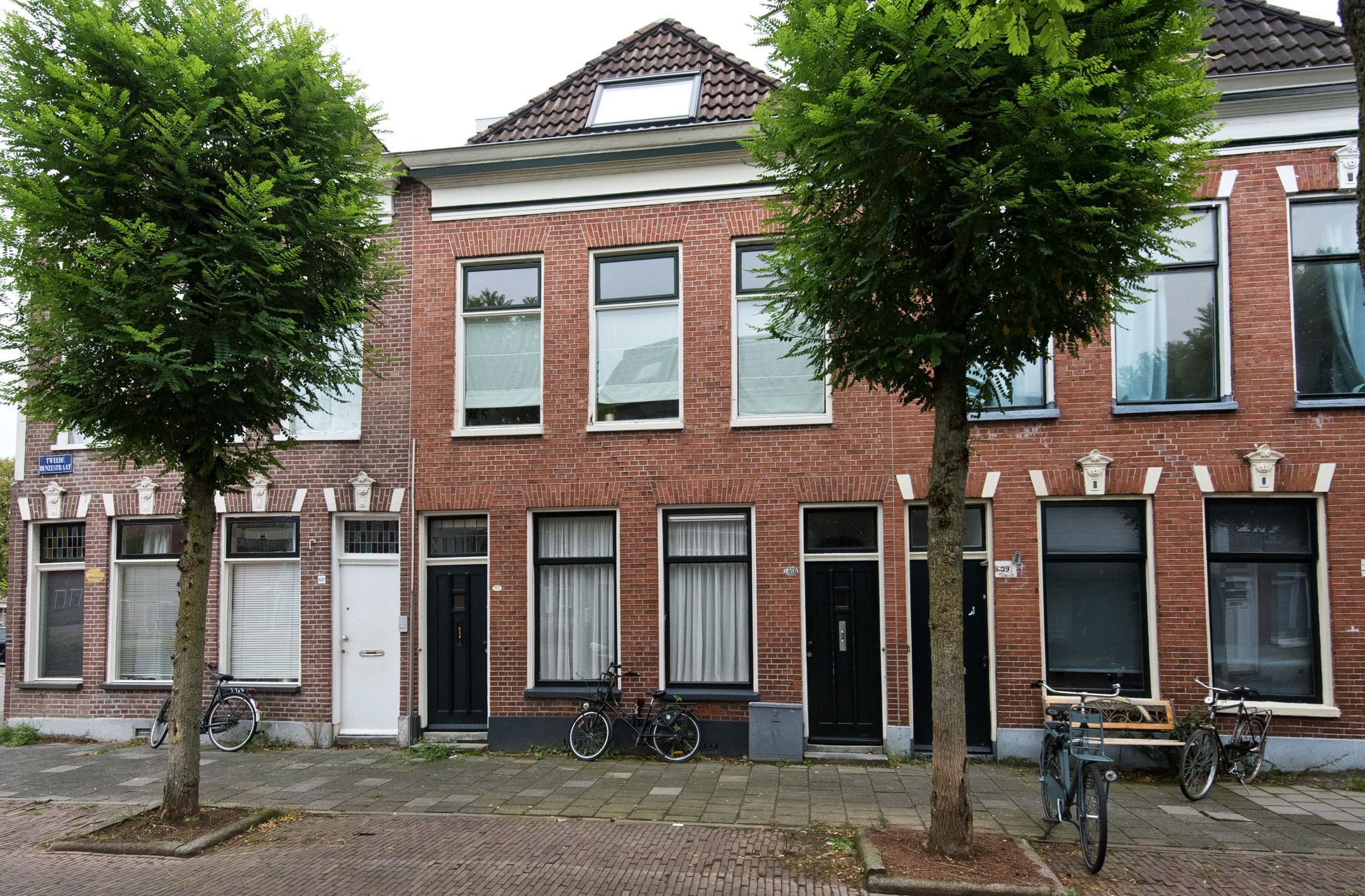 Image accompanying room listing