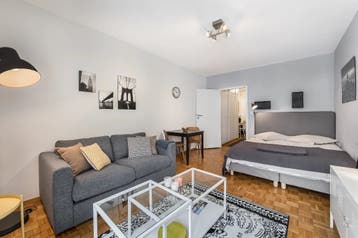 Image accompanying room listing