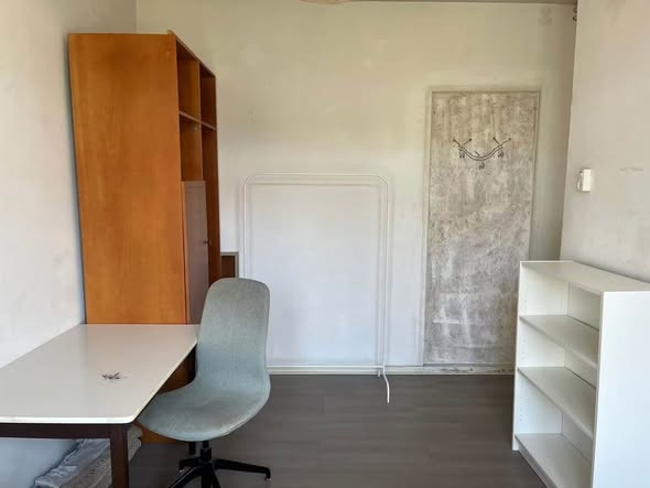 Image accompanying room listing
