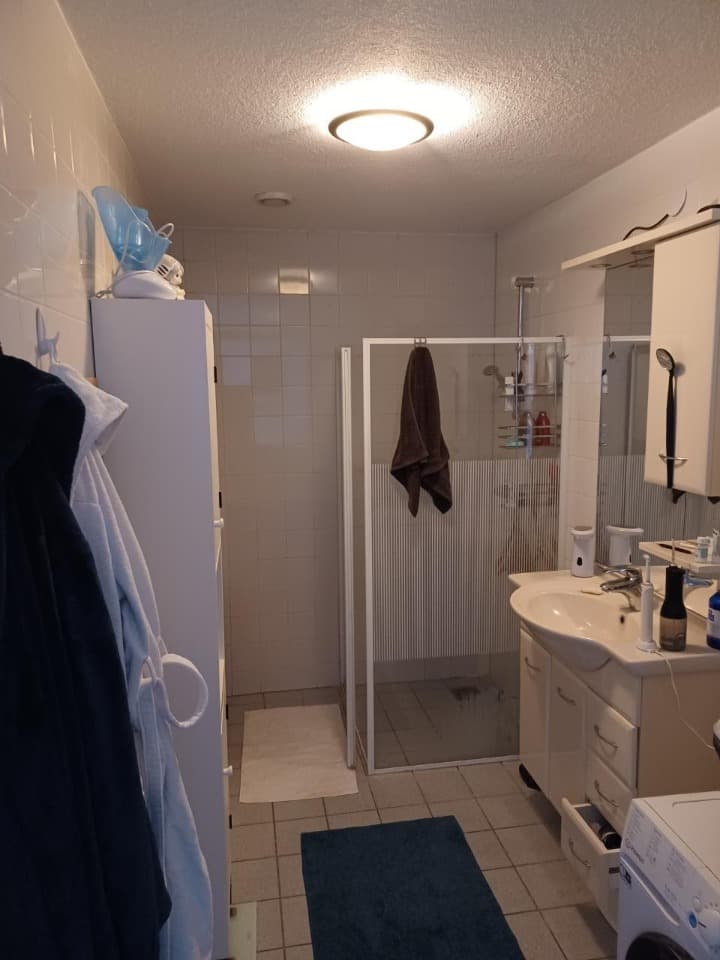 Image accompanying room listing