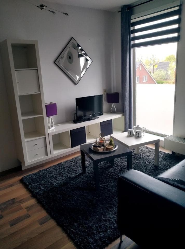 Image accompanying room listing