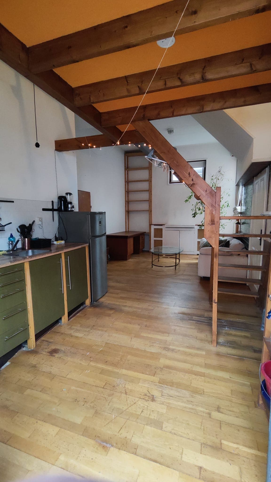 Image accompanying room listing