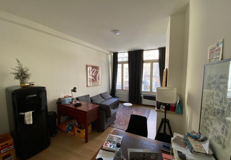 Image accompanying room listing