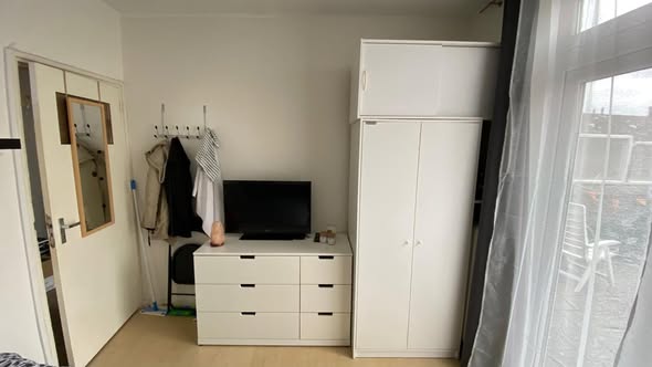 Image accompanying room listing
