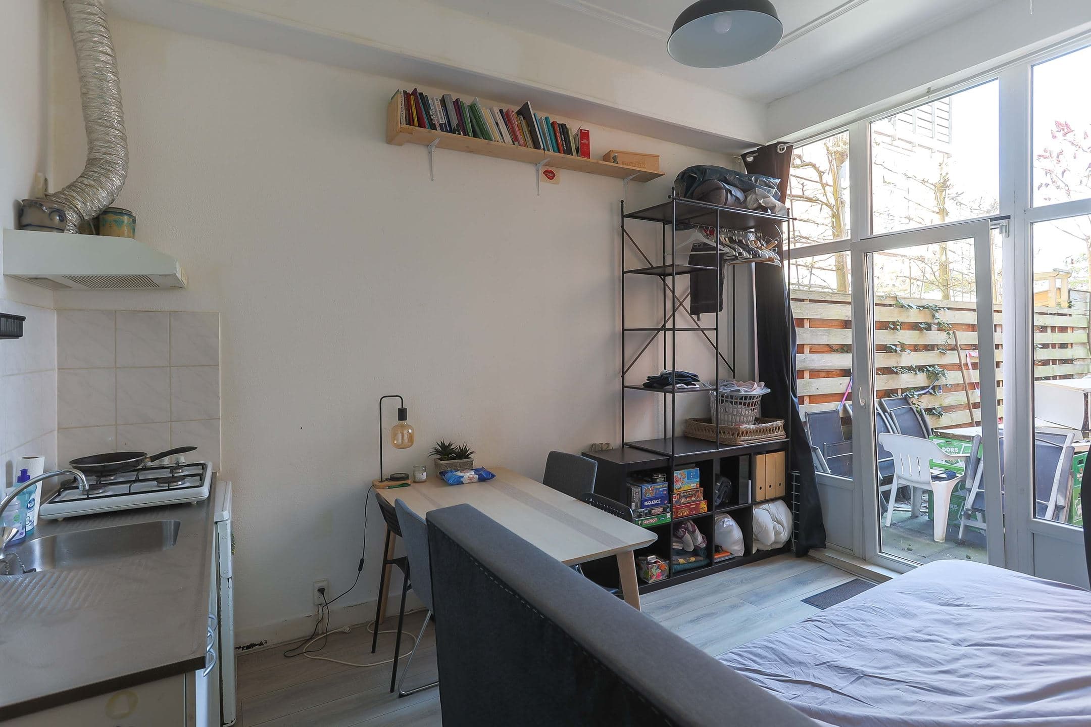 Image accompanying room listing