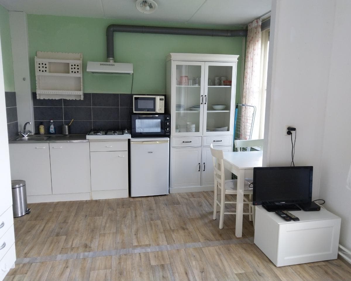 Image accompanying room listing