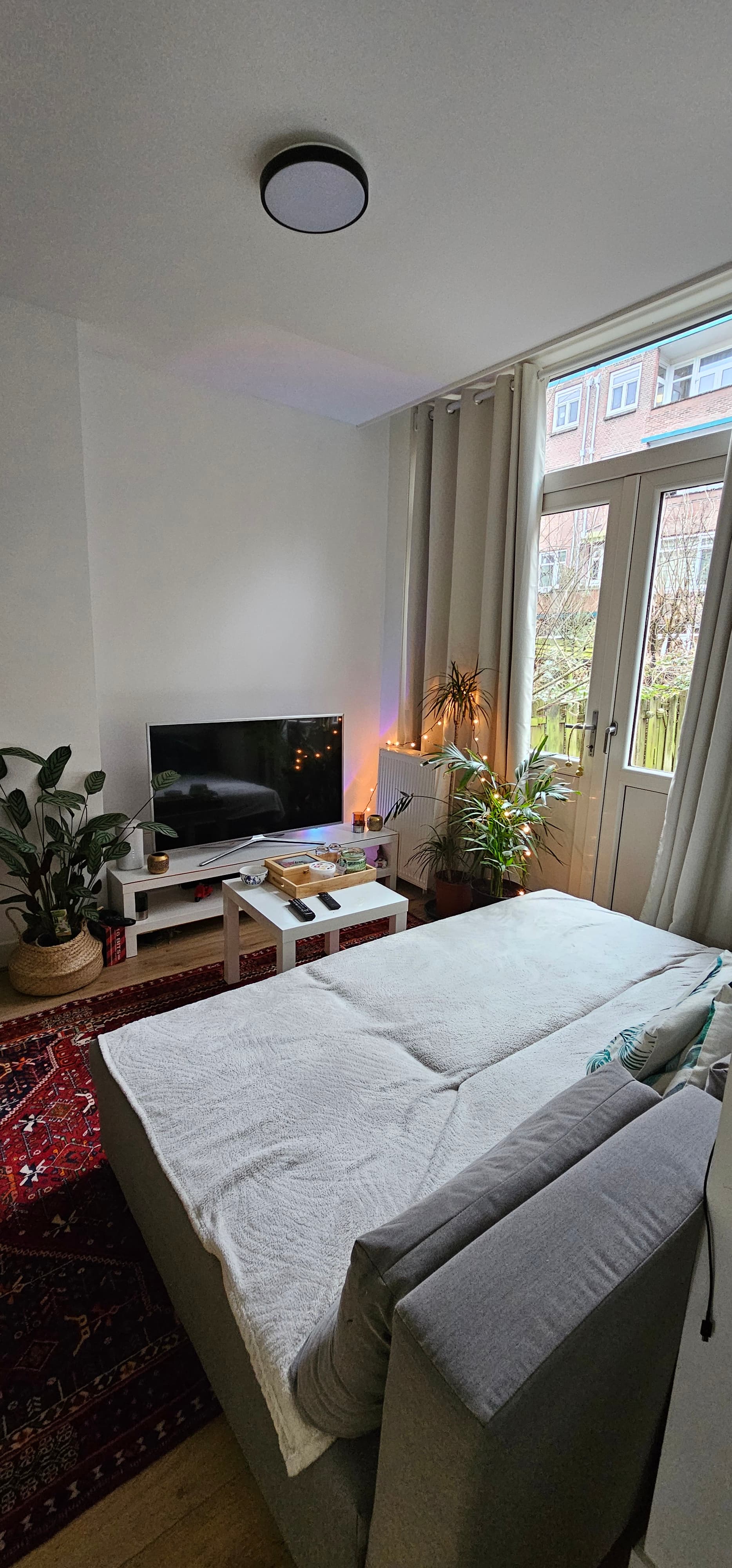 Image accompanying room listing