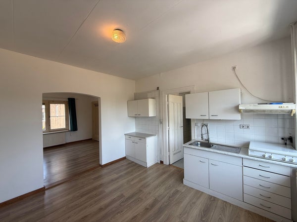 Image accompanying room listing