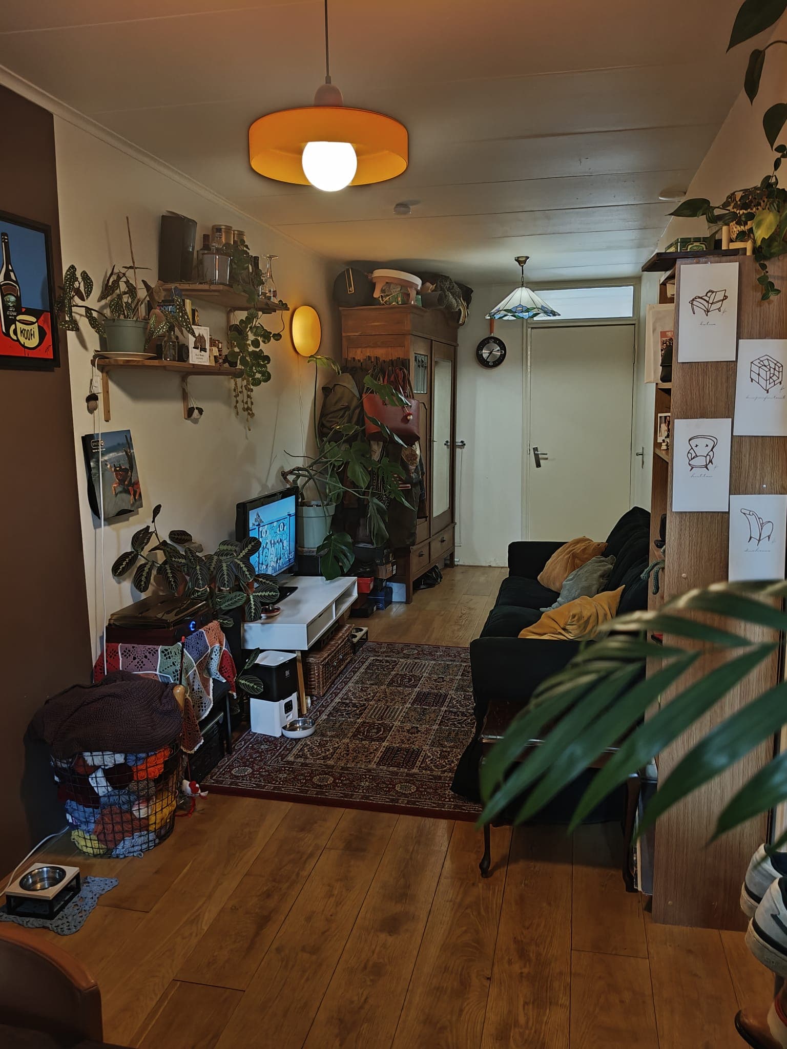 Image accompanying room listing
