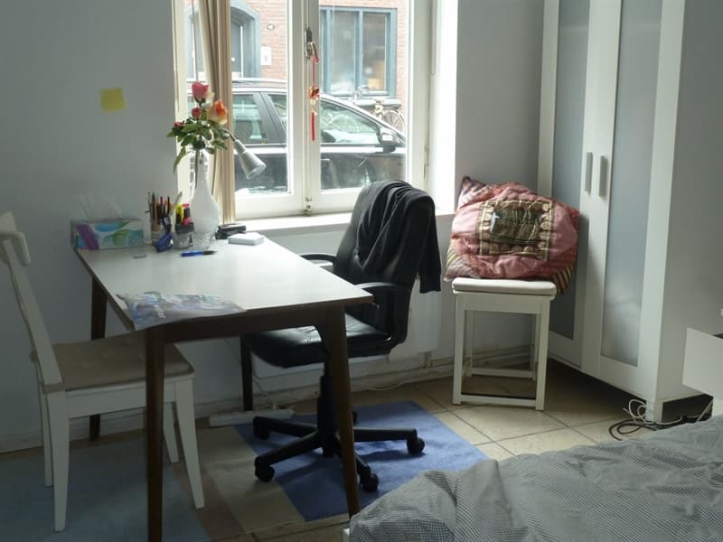 Image accompanying room listing