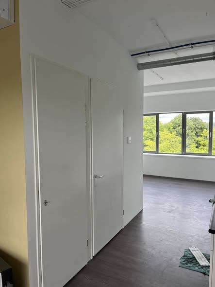 Image accompanying room listing