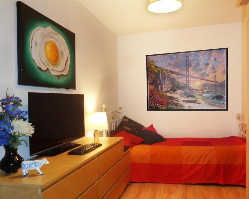Image accompanying room listing