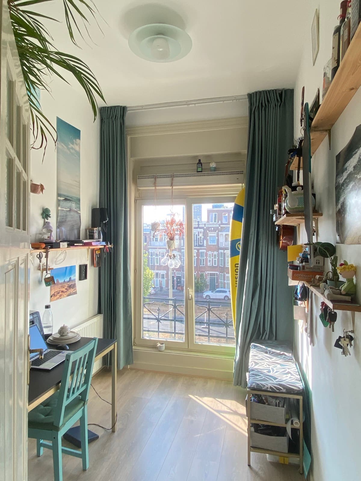 Image accompanying room listing