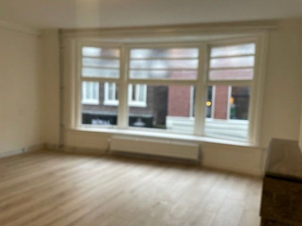 Image accompanying room listing