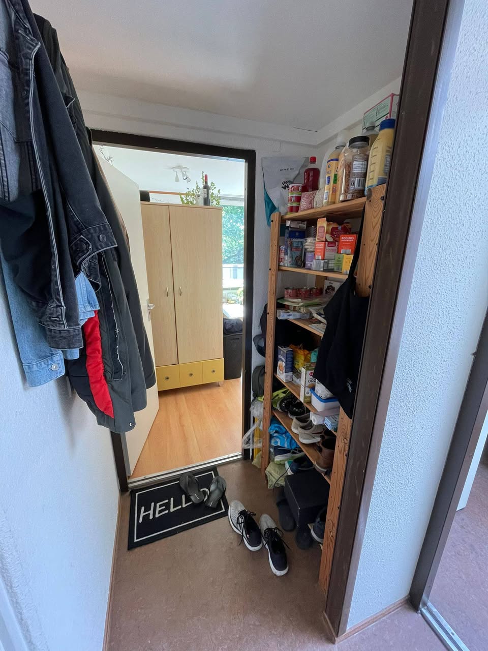 Image accompanying room listing