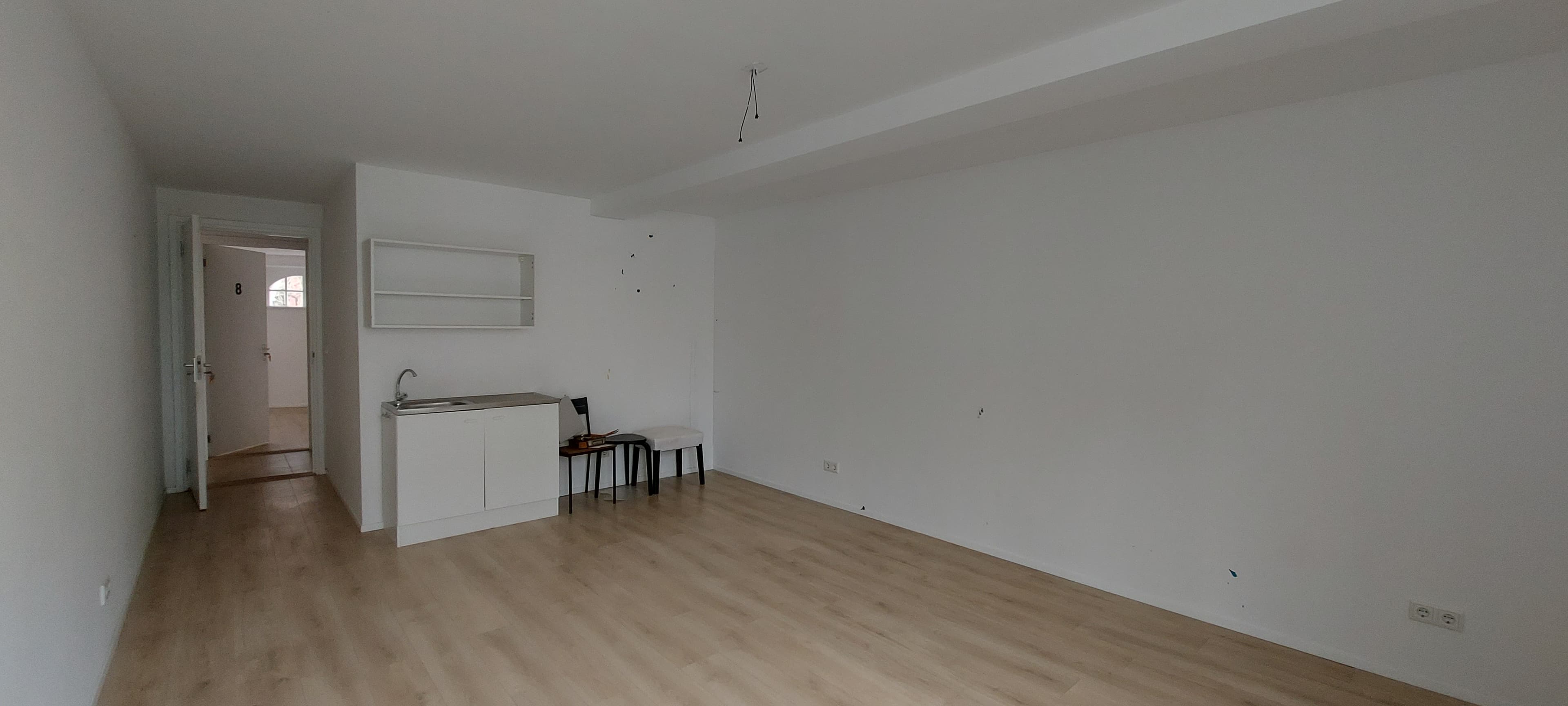 Image accompanying room listing