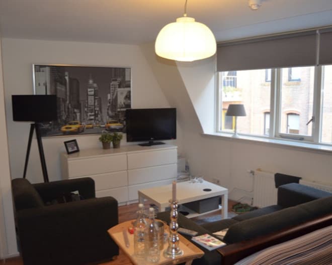 Image accompanying room listing