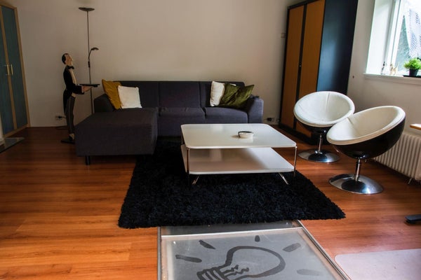 Image accompanying room listing