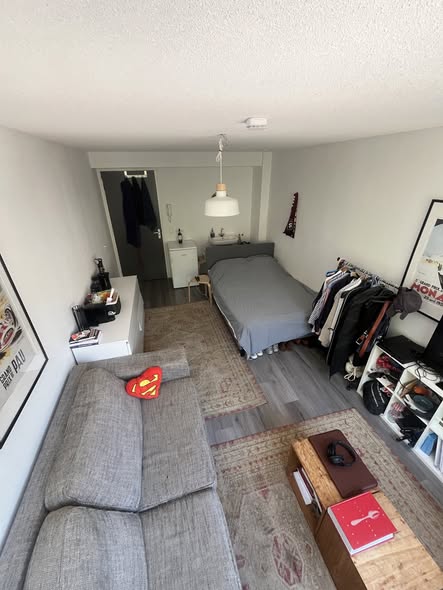 Image accompanying room listing