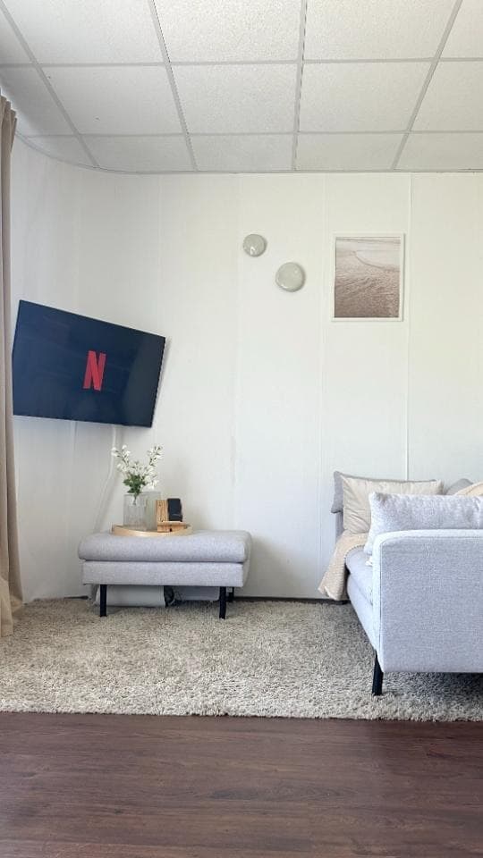 Image accompanying room listing