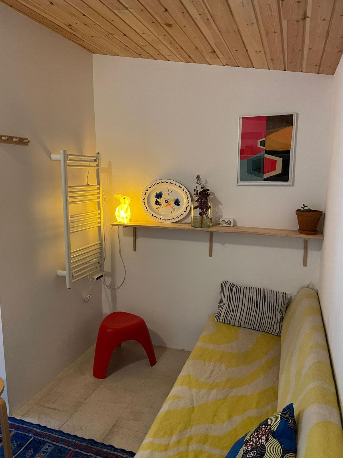 Image accompanying room listing