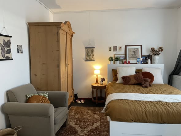 Image accompanying room listing