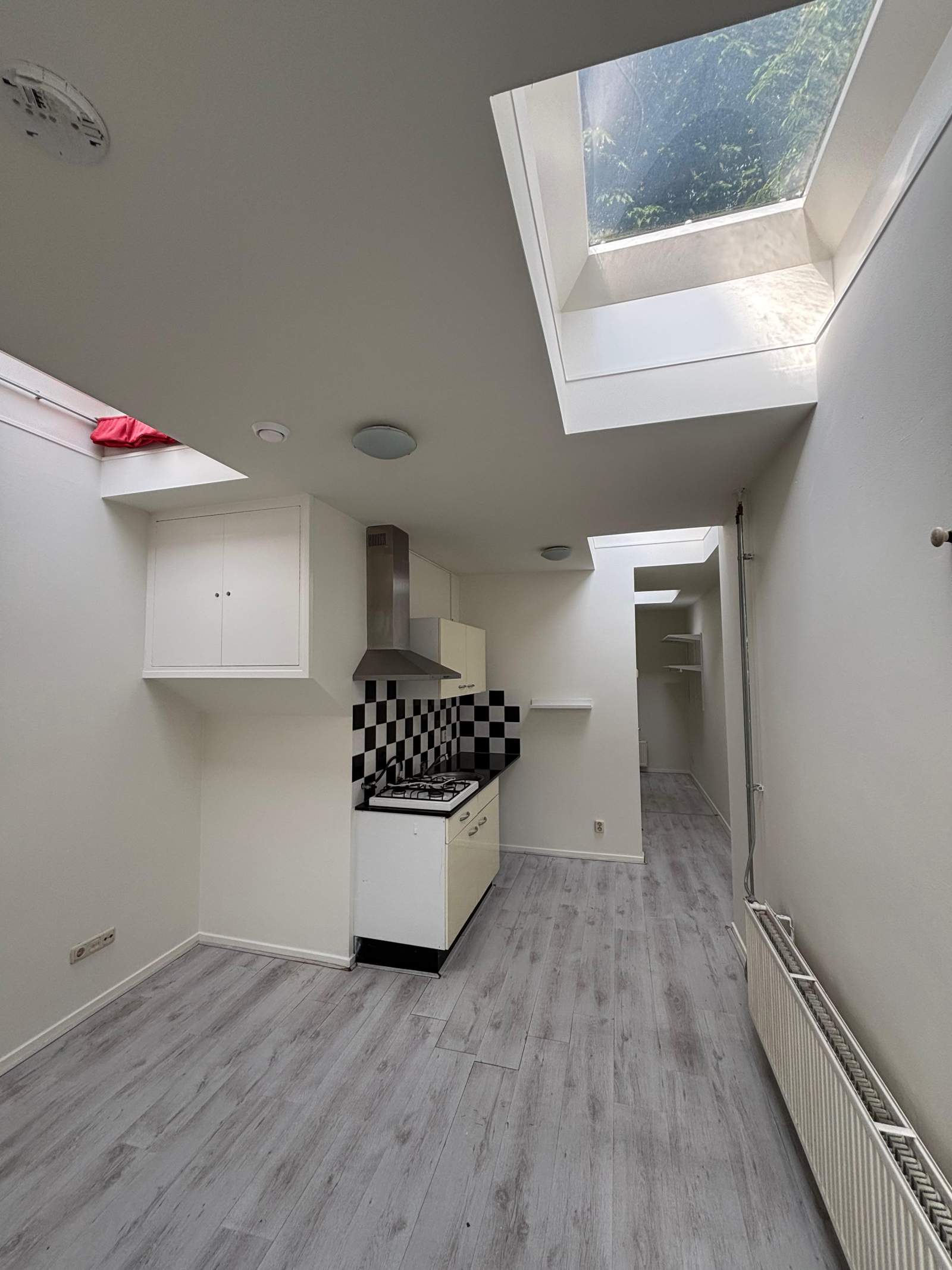 Image accompanying room listing