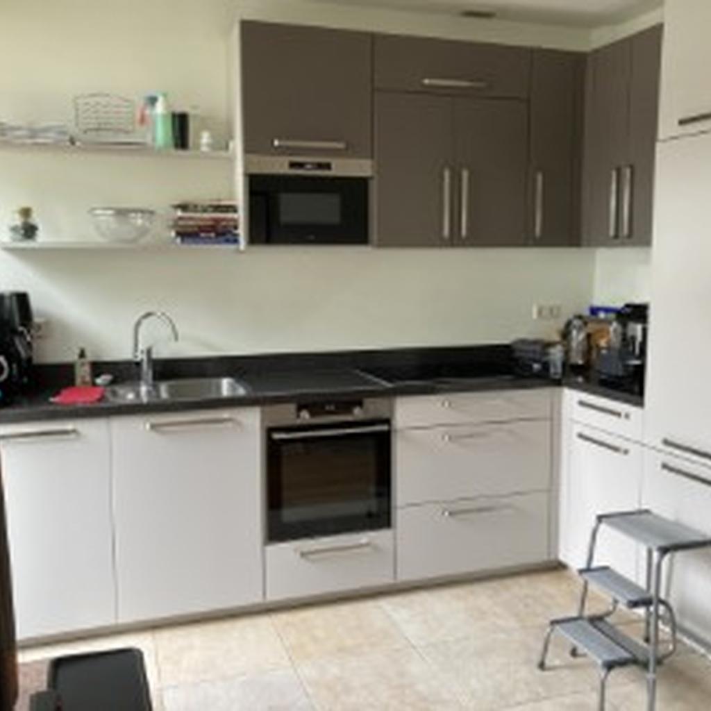 Image accompanying room listing