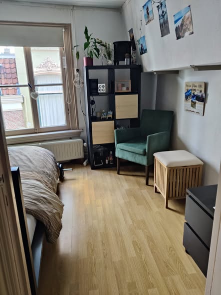 Image accompanying room listing