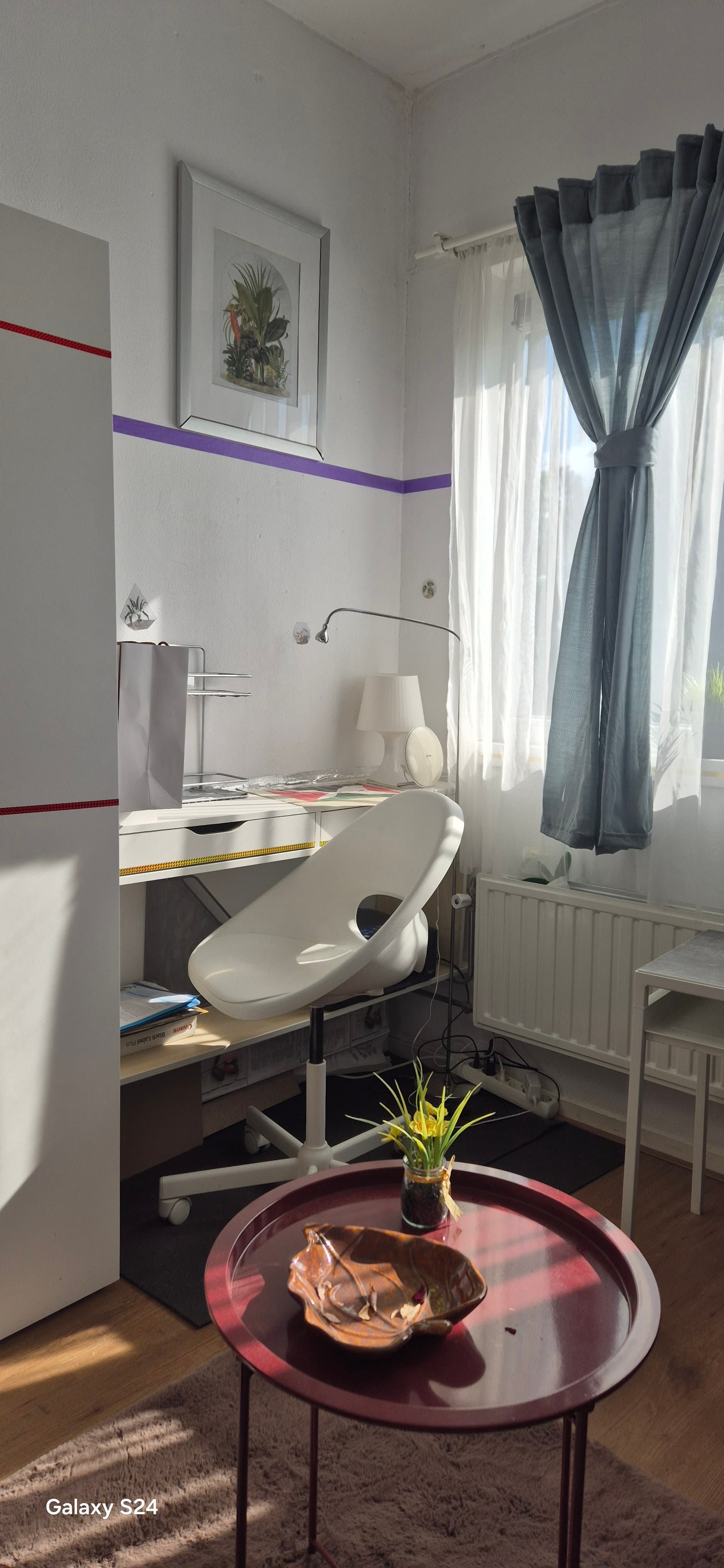 Image accompanying room listing