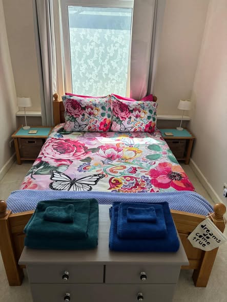 Image accompanying room listing