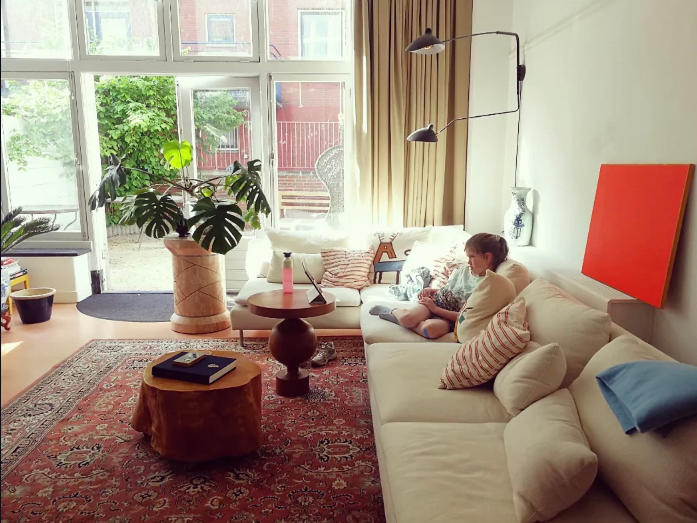 Image accompanying room listing
