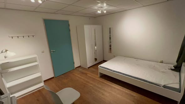 Image accompanying room listing