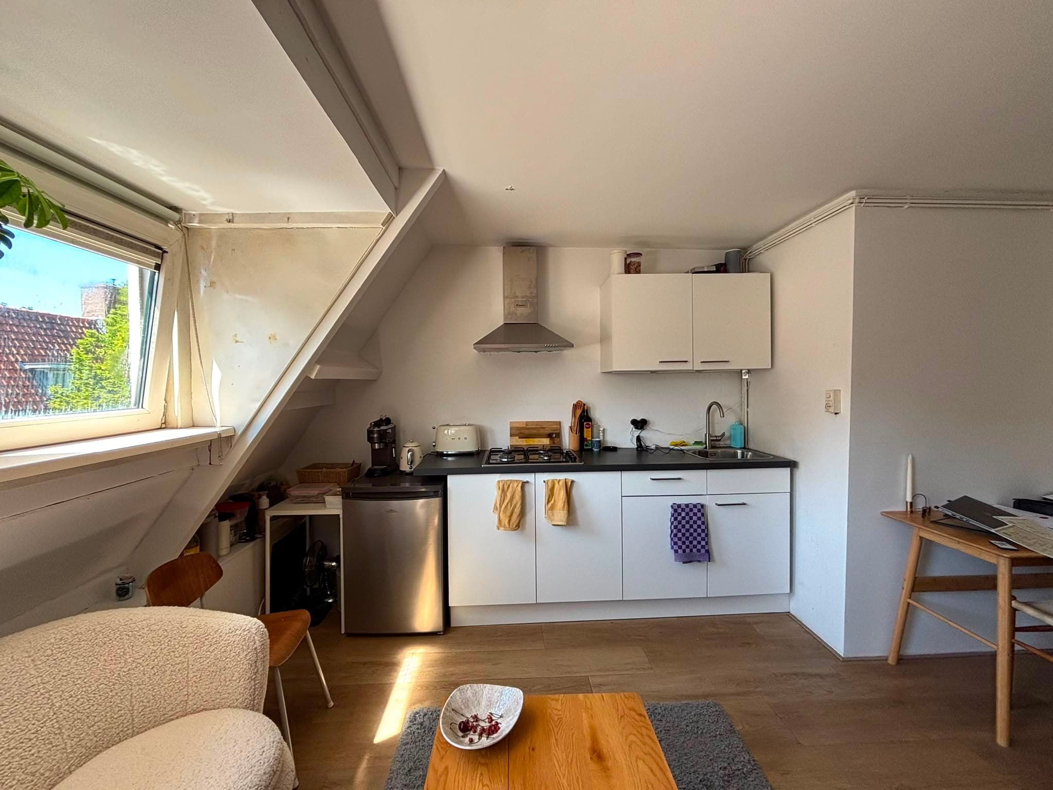 Image accompanying room listing
