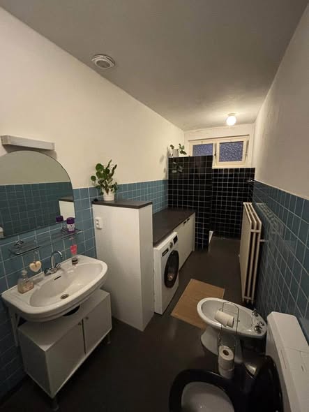 Image accompanying room listing