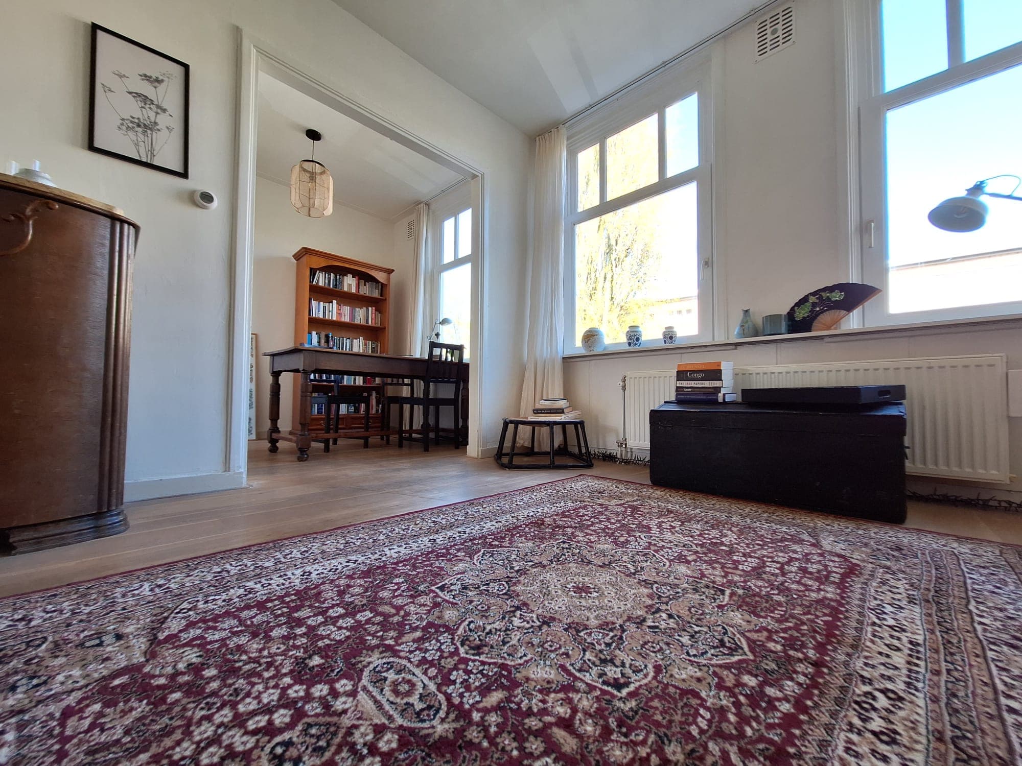 Image accompanying room listing